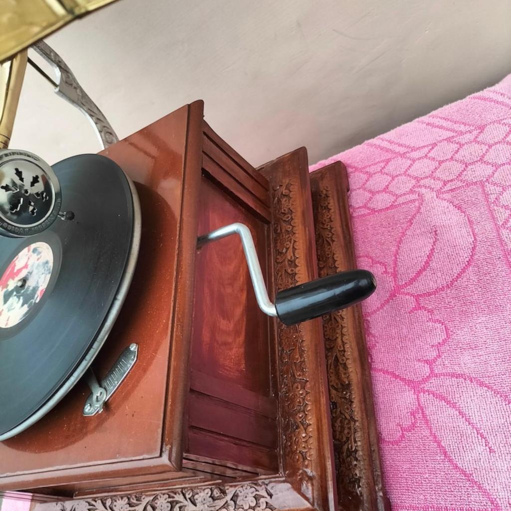 Vintage Revival: Designer Wind-Up Gramophone - An Elegant Phonograph for Home or Office Decor With Drawer