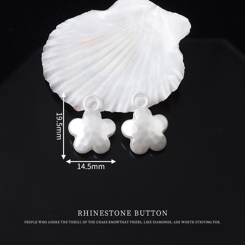 Hand-Sewn Irregular White Conch Shell Decorative Buttons for Skirts and Shirts
