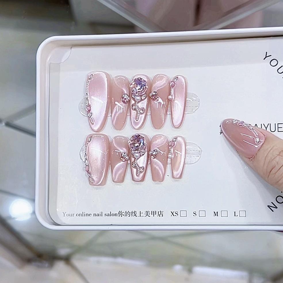 Hand-woven Armor Rose Church Three-dimensional Pink Diamond Light Chasing Cat Eye Style High-end Pure Temperament Manicure Sticker