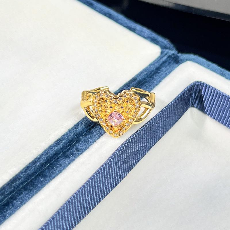 Exquisite Pink Diamond Butterfly Crown Ring: Fashionable, Versatile, Unique Design for Women