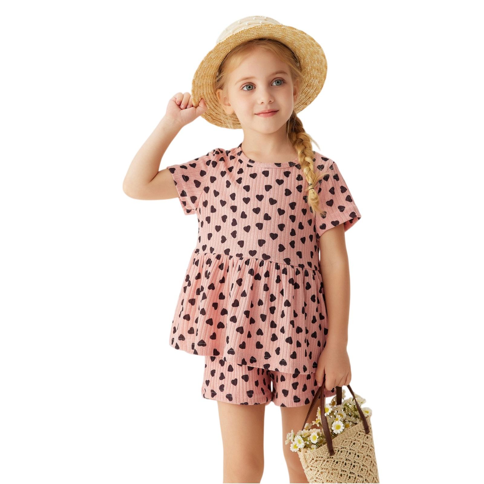 

Набор в горошек для девочек - Топ с принтом сердечек и шорты 110 розовый