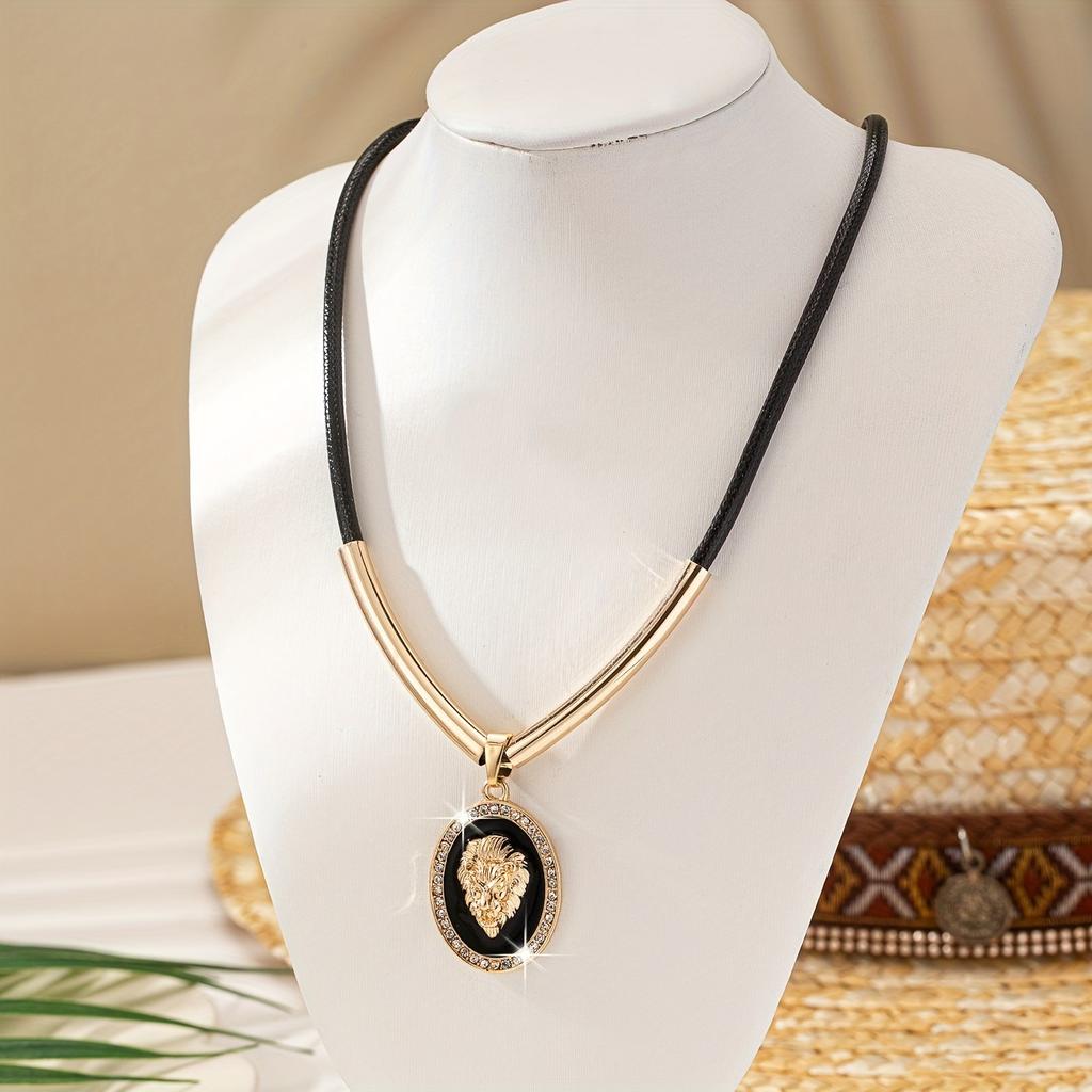 Popular, Relief Lion Head Necklace Niche Versatile Pendant Necklace