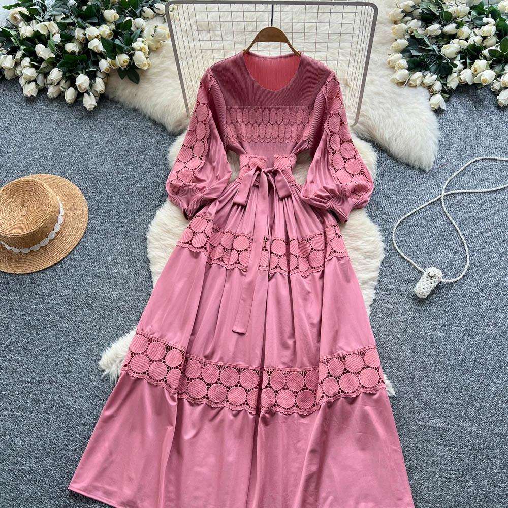 Retro Palace Style Dress for Women In Autumn and Winter A High-end Feel and Straps Waist Cinching Hollow Out Splicing Elegant Long Women Dress