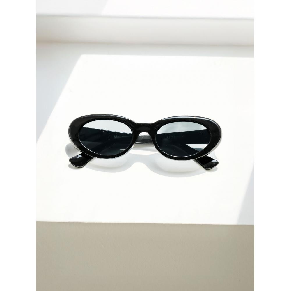 Daiso [uv Protection Up To 99 ] Oval Sunglasses Black