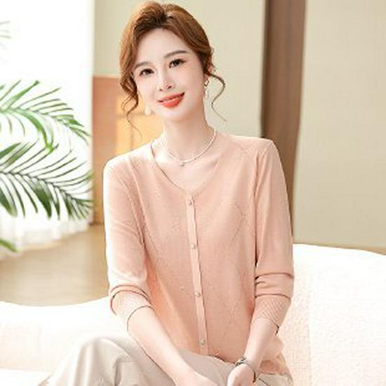 

Plus Size Knit Base Layer Top for Middle-Aged and Elderly Women: Spring & Autumn Long-Sleeve T-shirt, Winter Inner Wear 3XL розовый