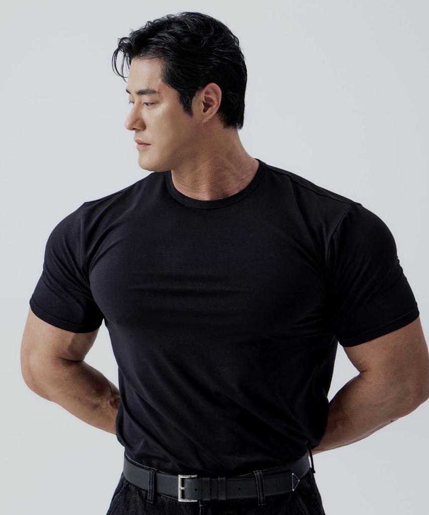 Beleumaneopaeleol High-Tension Plain Muscle Fit Short Sleeve T-Shirt 4 Colors