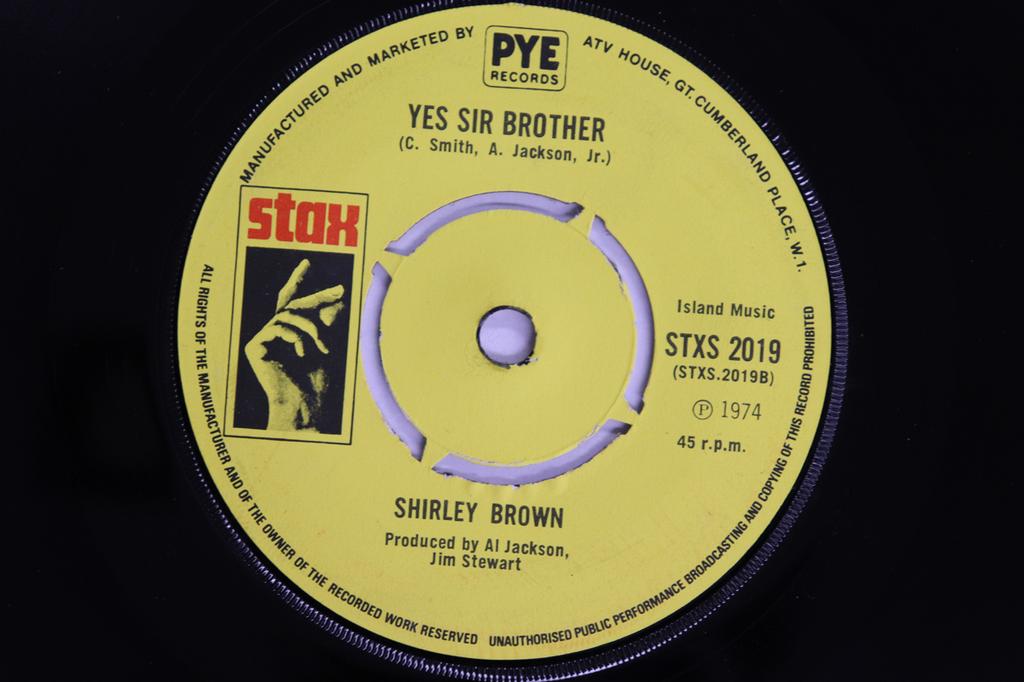 7inch Record SHIRLEY BROWN - Woman To Woman / Yes Sir Brother STSX2019 STAX 1975 UK Soul/Funk Used