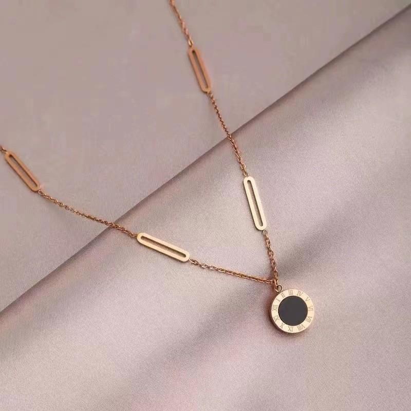 

Ожерелье из титановой стали, женское бесцветное черно-белое двустороннее новое легкое роскошное ожерелье для небольшого рынка, дизайнерское ожерелье с воротником высокого качества 40-50cm золотой