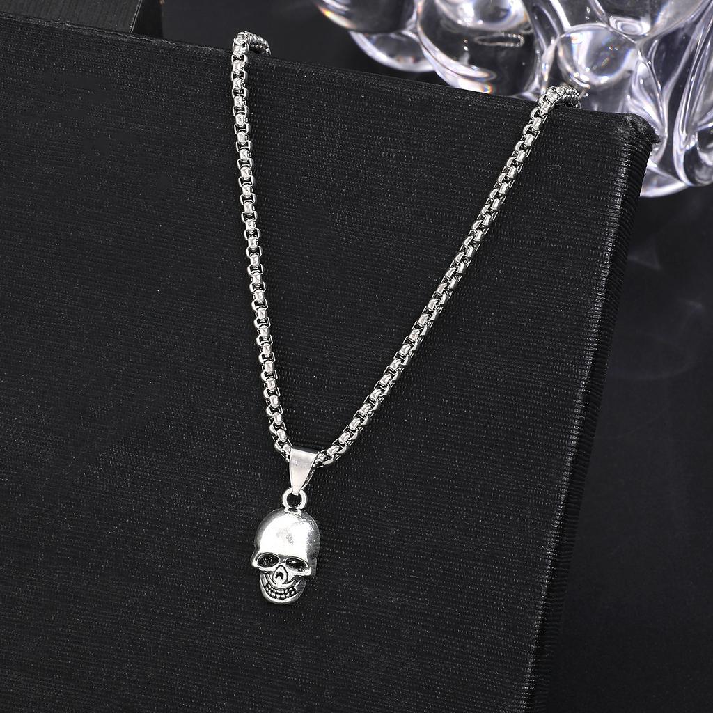 Gothic Diablo Skull Pendant Necklace Personality Punk Hip Hop Alloy Old Collarbone Chain Halloween Ornament Wholesale