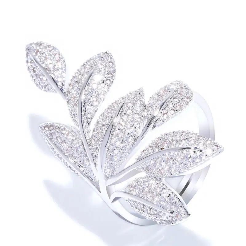 Huitan Exaggerated Leaf Ring Full Paved Cubic Zirconia Dazzling Women Finger Accessories Wedding Party Luxury Fashion Jewelry