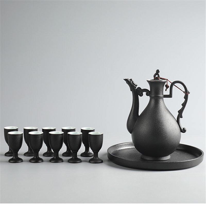 Antique Style Ceramic Wine Set: Decanter & Small Baijiu Cups