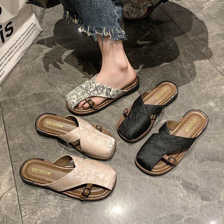

Guofeng Baotou half slippers women s summer outer wear fashion 2024 new thick-soled new Chinese hollow out French sandals 35 чёрный