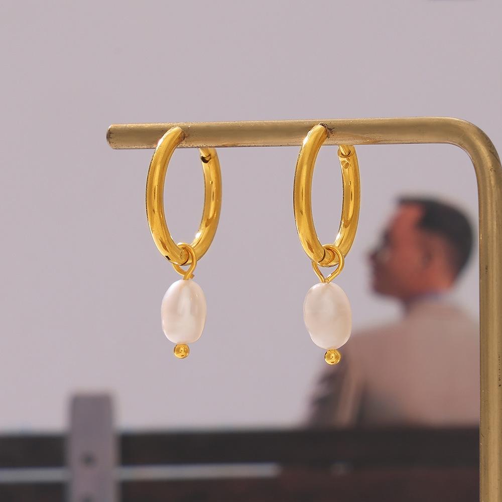 Korean-Inspired Natural Freshwater Pearl Earrings, 18K Gold-Plated Titanium Steel, Simple and Versatile for Women