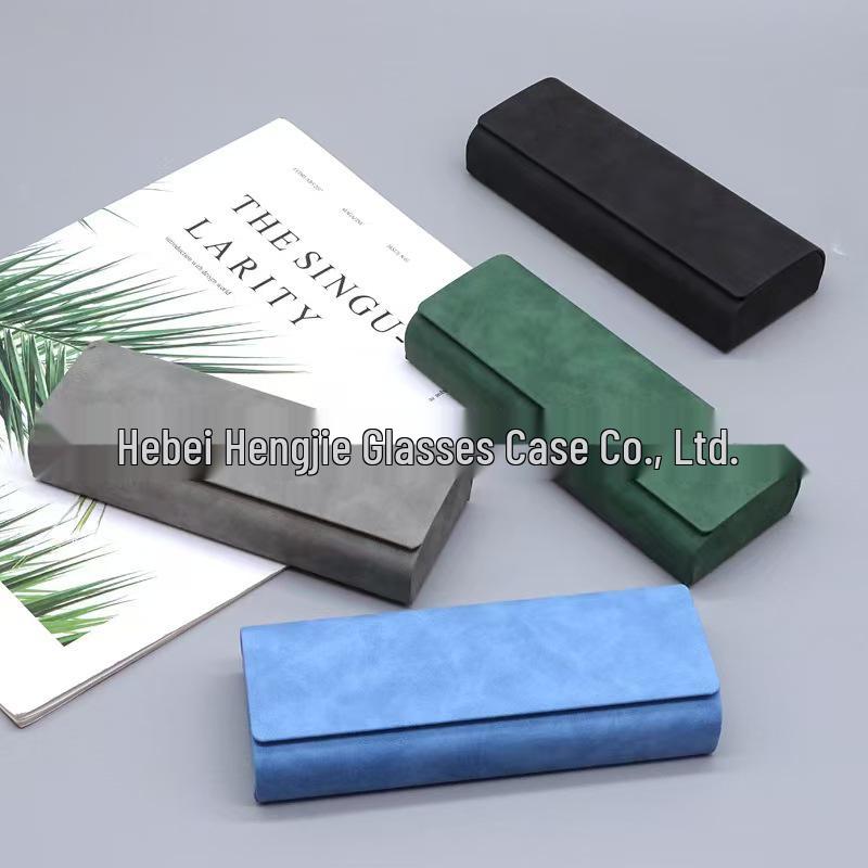 

Durable Eyeglasses Case for Myopia/Sunglasses - Pressure & Drop Resistant, Customizable Logo, Unisex Design for Students and Adults. 155x60x30mm