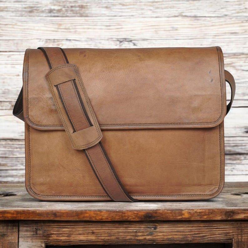 

Кожаная сумка-мессенджер для ноутбука, Винтажный портфель, Офисная сумка через плечо, Рустикальный подарок для мужчин, Подарок на День святого Валентина 16 x 12 x 5 in