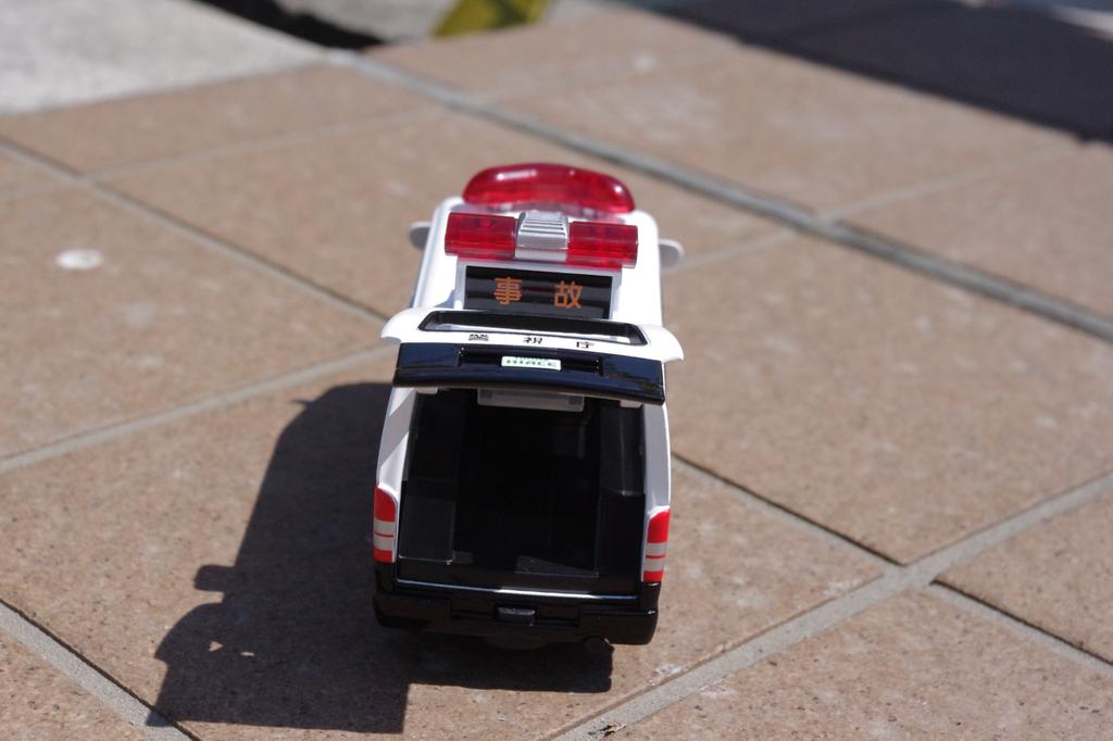 Policejní auto na diapetu DK-3107 1/36