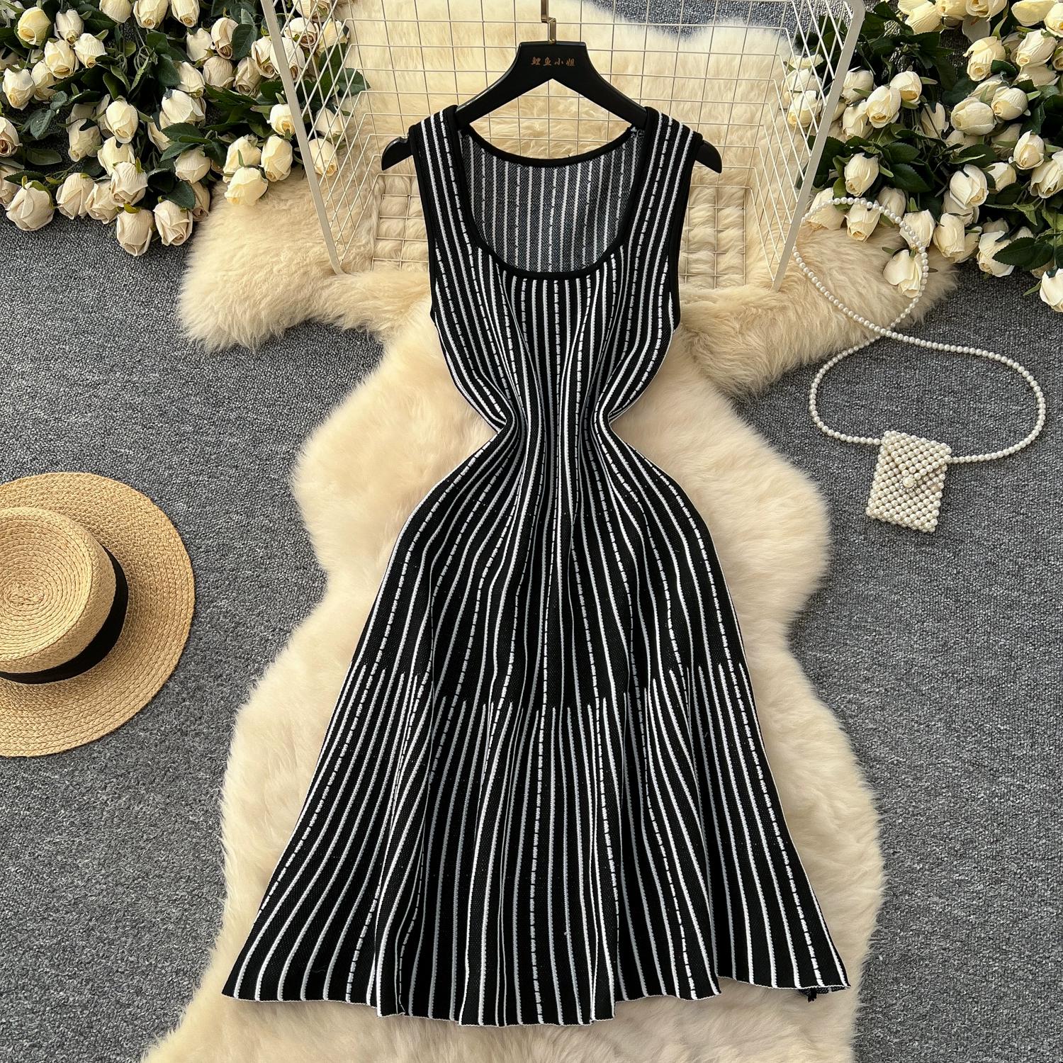 

Летние женские повседневные безрукавки с квадратным воротником в полоску вязаный свитер майка пуловер сарафаны One Size чёрный