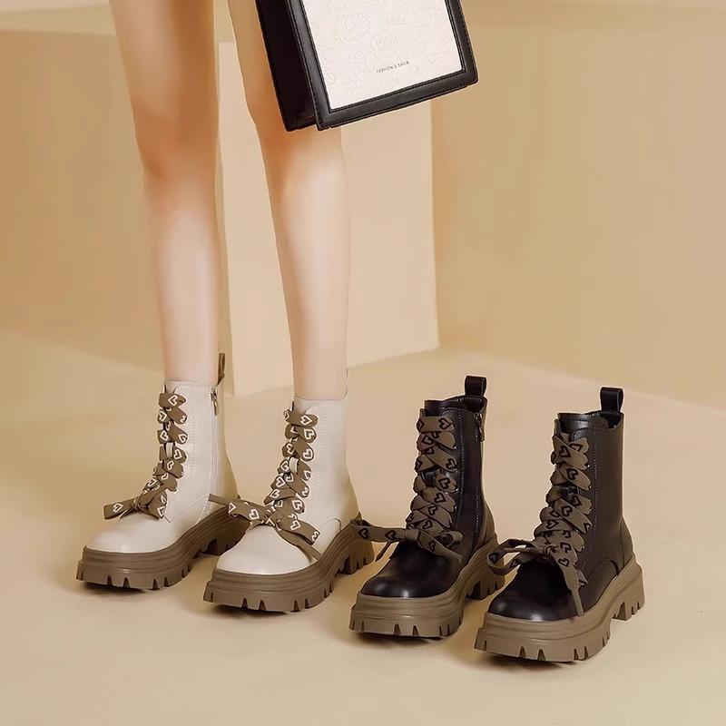 Small thick-soled heightening short boots women's 2025 autumn new British style retro lace-up fried street locomotive Martin boots