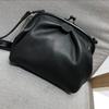 Geantă de umăr vintage din piele lucrată manual pentru femei Strat superior de piele Geantă crossbody Geantă de piept pentru femei Borsetă mică