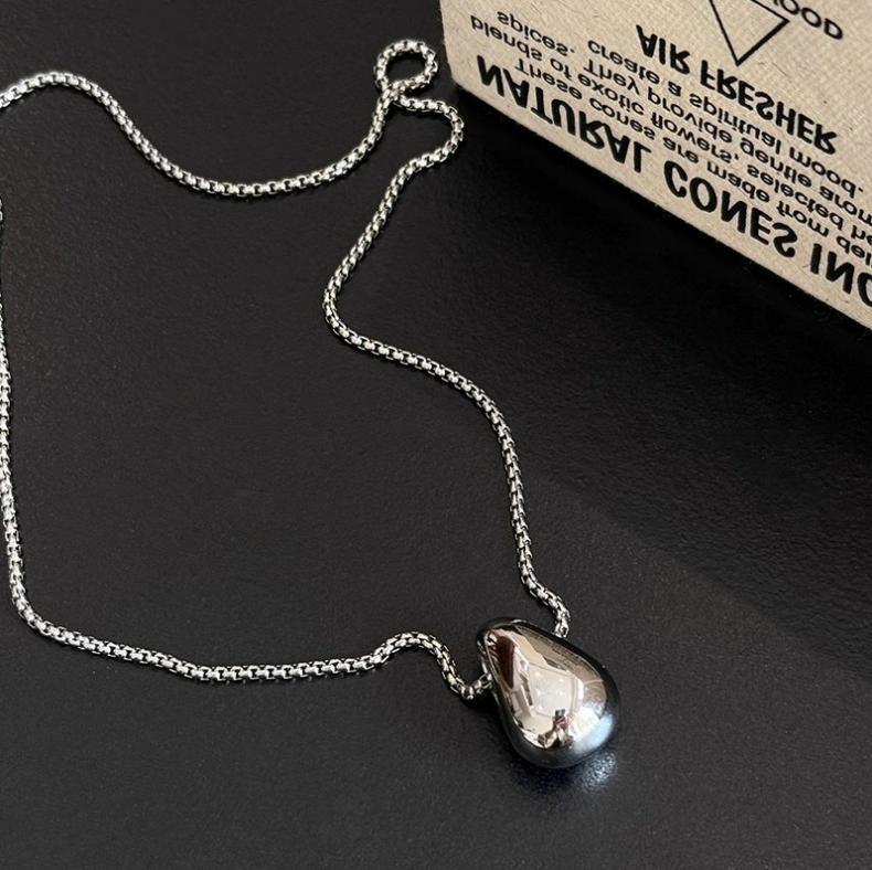 Alloy Feng Shui Water Drop Pendant Necklace for Women, Long Autumn/Winter Style, Casual Light Luxury Accessory