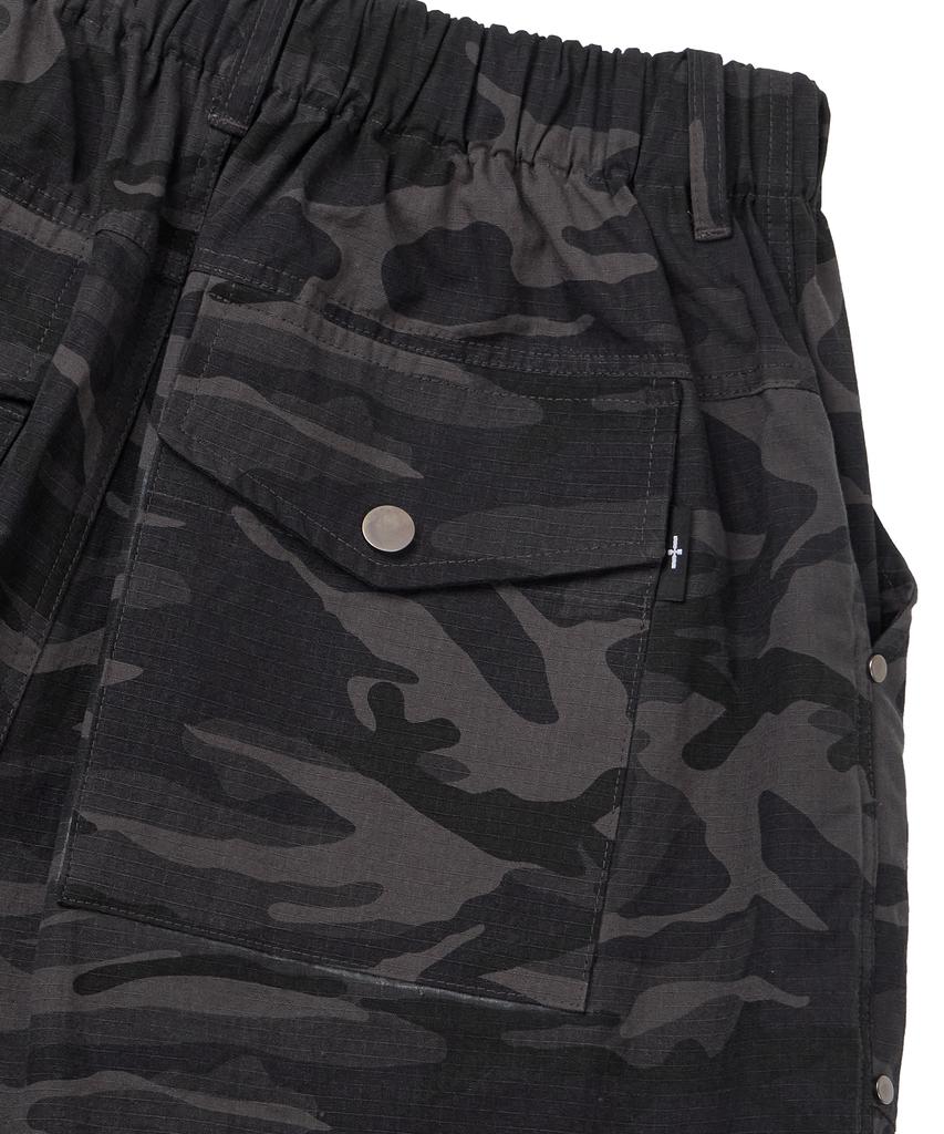 Masateu Rivet Cargo Bermuda Pants _ Dark Camo