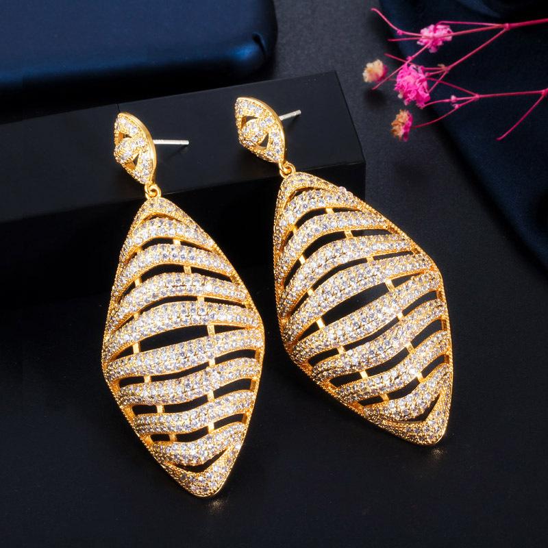

E0304 Middle East Zircon Needle Earrings Rose Gold Three-Color Electroplating Process Earrings золотой