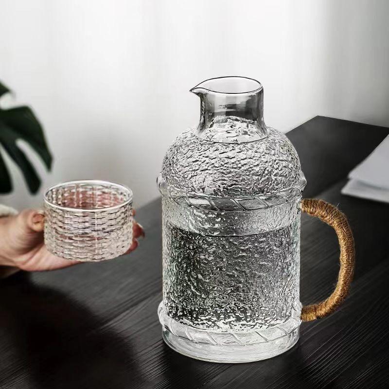 Hammered Glass Water Pitcher with Rope Handle – Heat Resistant, Large Capacity Cold Water Jug Water Botter