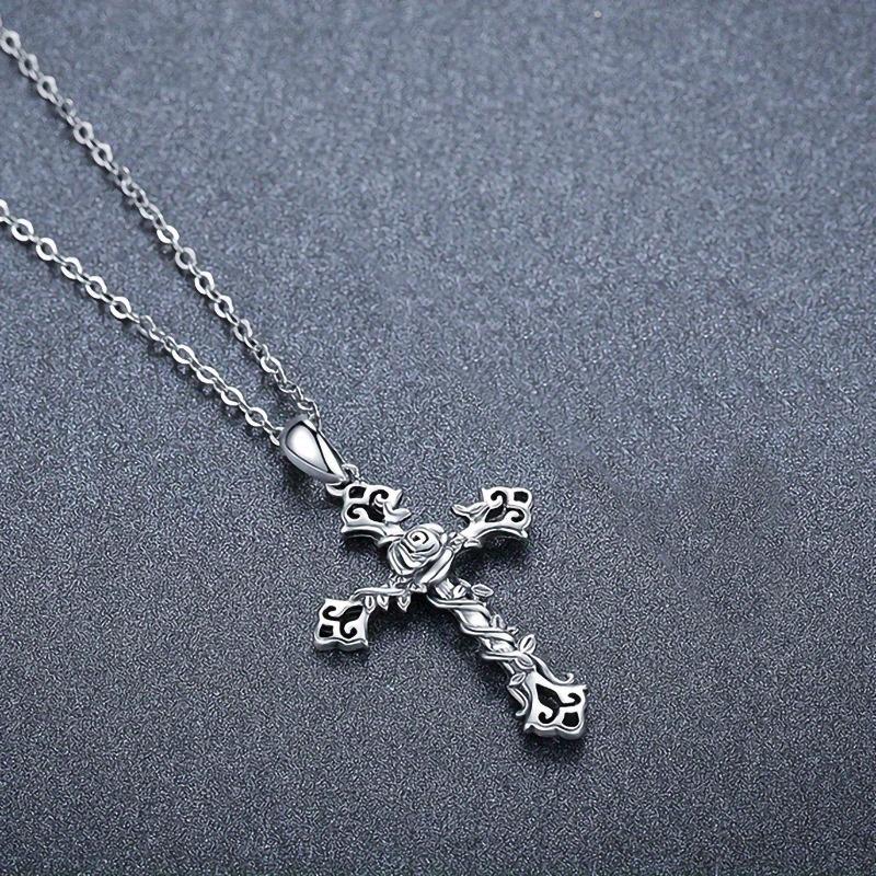 A Thorn Romantic Rose Pendant with Hollowed-out Flower Necklace As A Mother's Day Gift