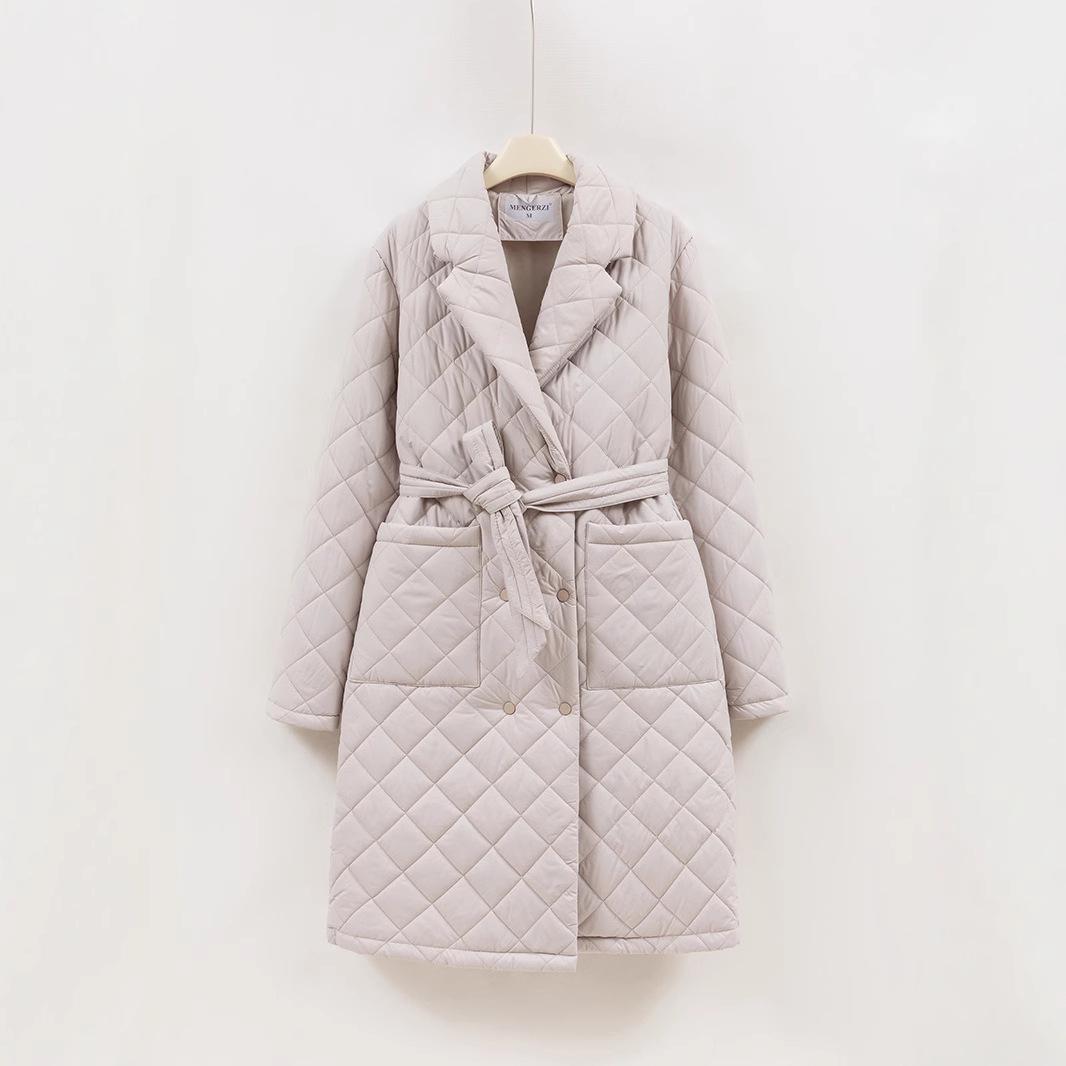 

2025 зима новая мода приталенный костюм воротник стеганая куртка женская омолаживающая высококлассная атмосферная тонкая и легкая длинная хлопковая куртка женская куртка XXL бежевый