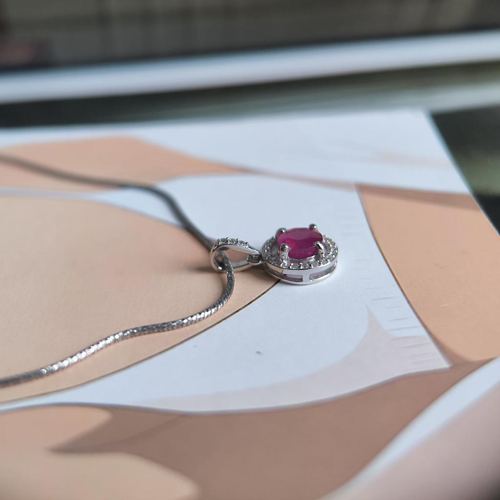 Серебряная подвеска с рубином 1.5ct, фианитами (2205289)