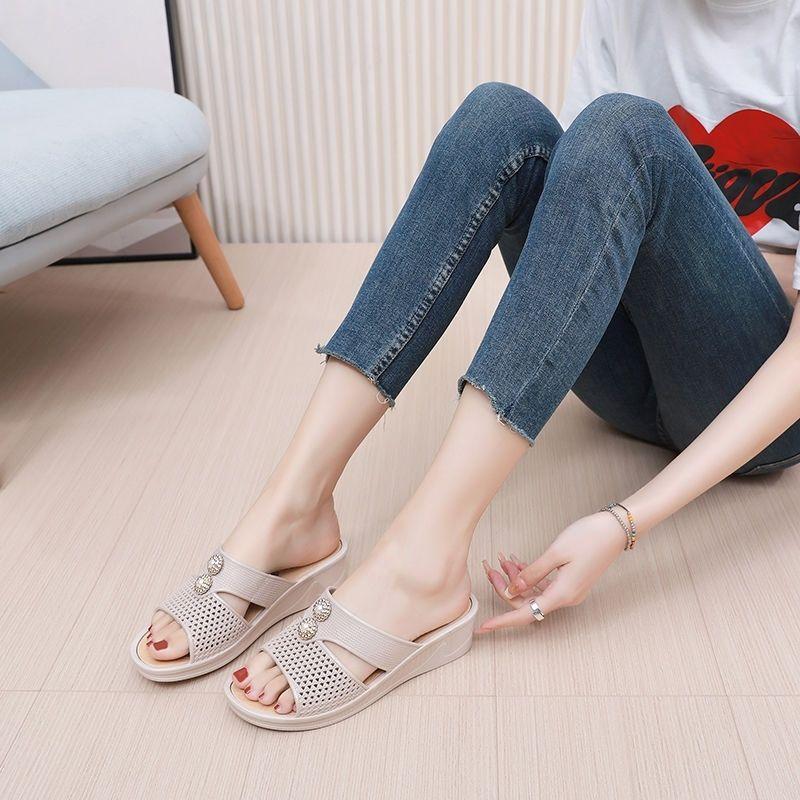 Women's Slippers for Summer Outdoor Wear Thick Soled Home Anti Slip Slippers Cool Slippers Wear-resistant