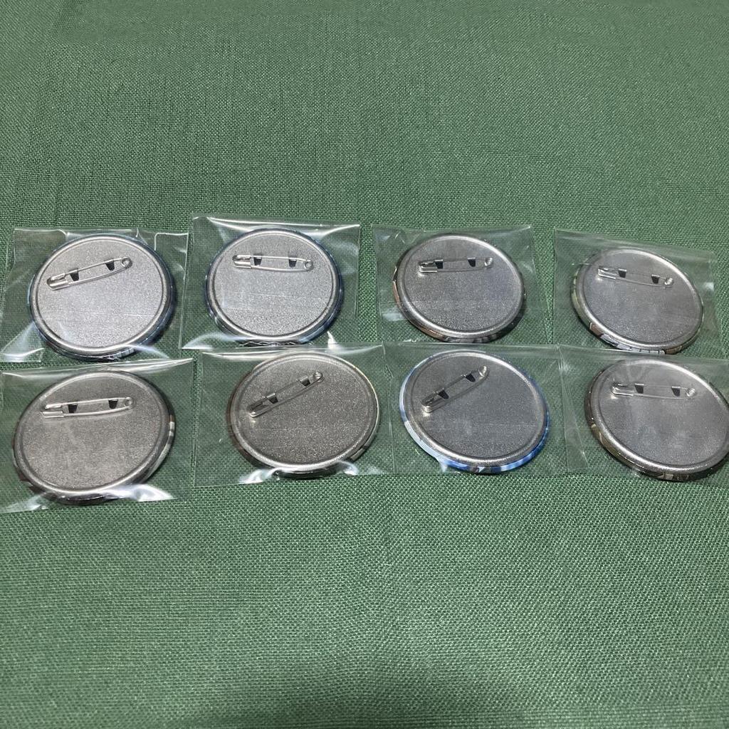 [USED] Attack on Titan Levi MAPPA Birthday Can Badge