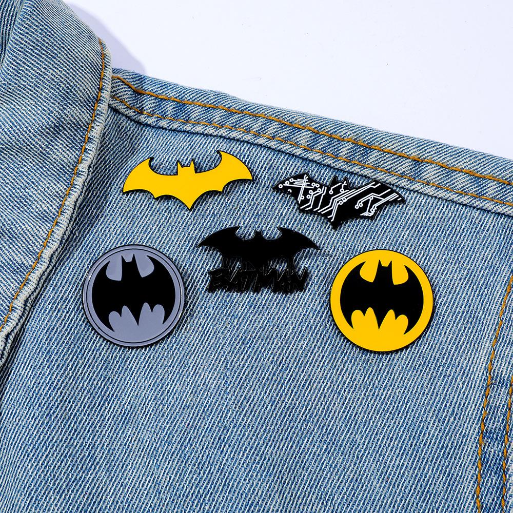 European and American Superheroes Movie Characters Metal Badges Batman Bat Logo Alloy Brooch Accessory Pin