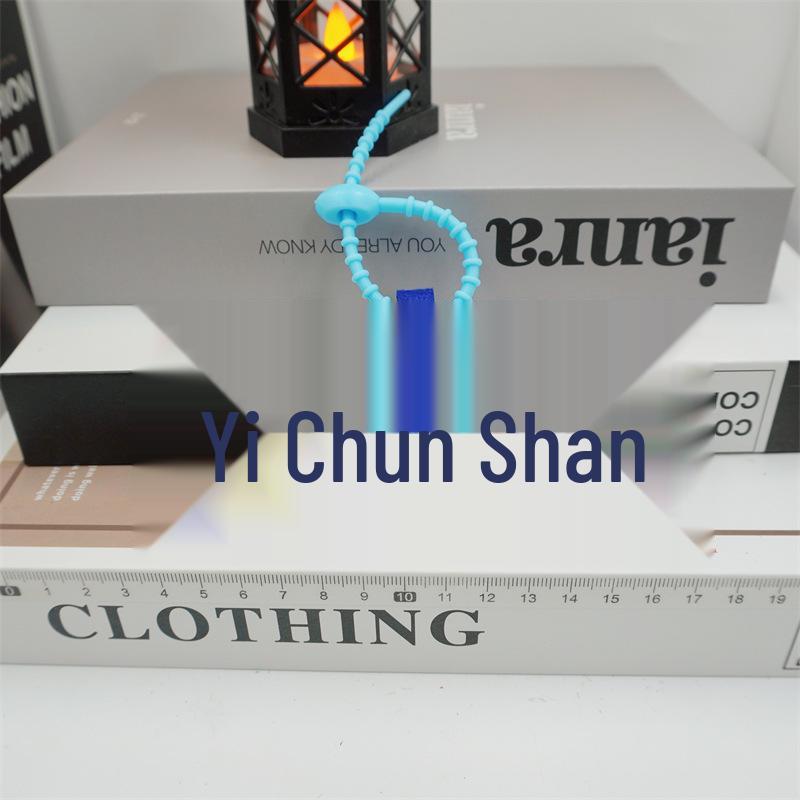 

Danyi Chun Non-woven Student Bag with Star Pendant & Keychain Finished Ornament