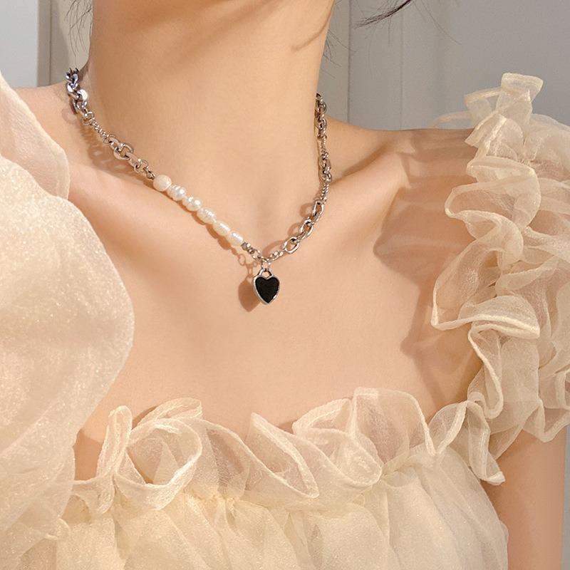 Baroque Pearl Black Love Necklace Femininity Splicing Accessories Niche Design Clavicle Chain
