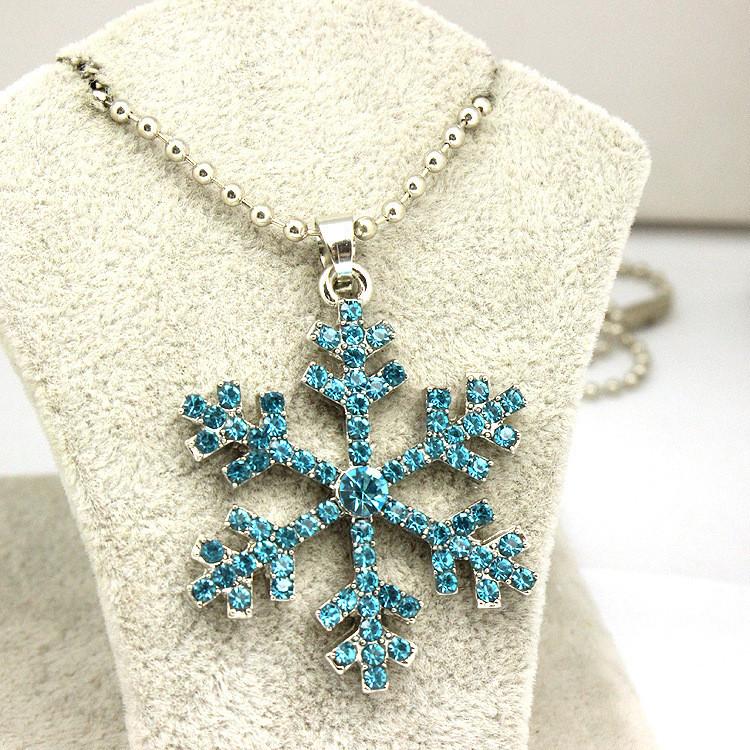 Frozen Snowflake Pendant Necklace With Crystal Finish For Travel And Holiday