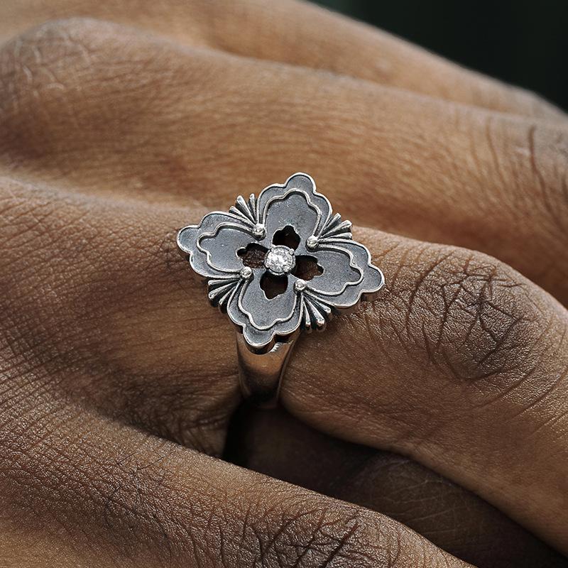 Yintai Fei Thai Silver Four-Leaf Clover Adjustable Ring - Retro Hip Hop Design for Men & Women.