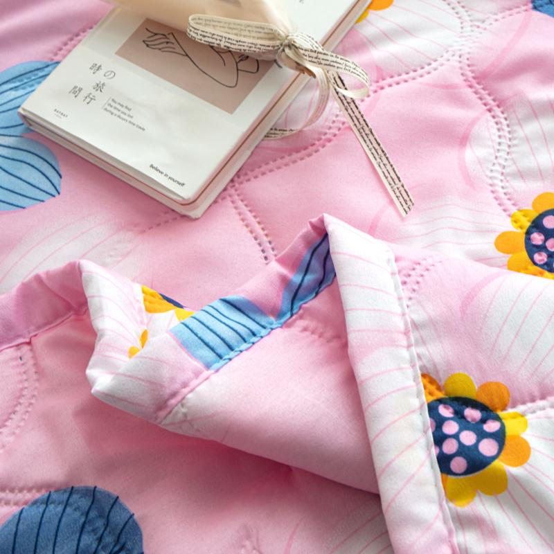 Beautiful Flower Print Comforter Soft Breathable And Comfortable Floral Printed Washable Quilted Coverlet For Bedroom Guest Room