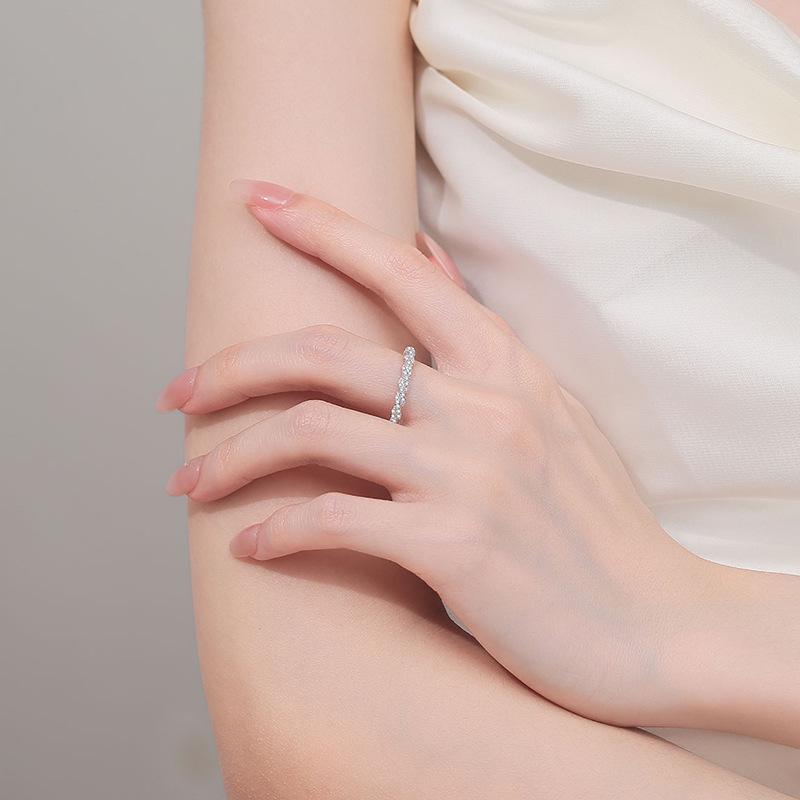 Exquisite S925 Sterling Silver Moissanite Ring for Women - Stackable Diamond-Inlaid Twist Design