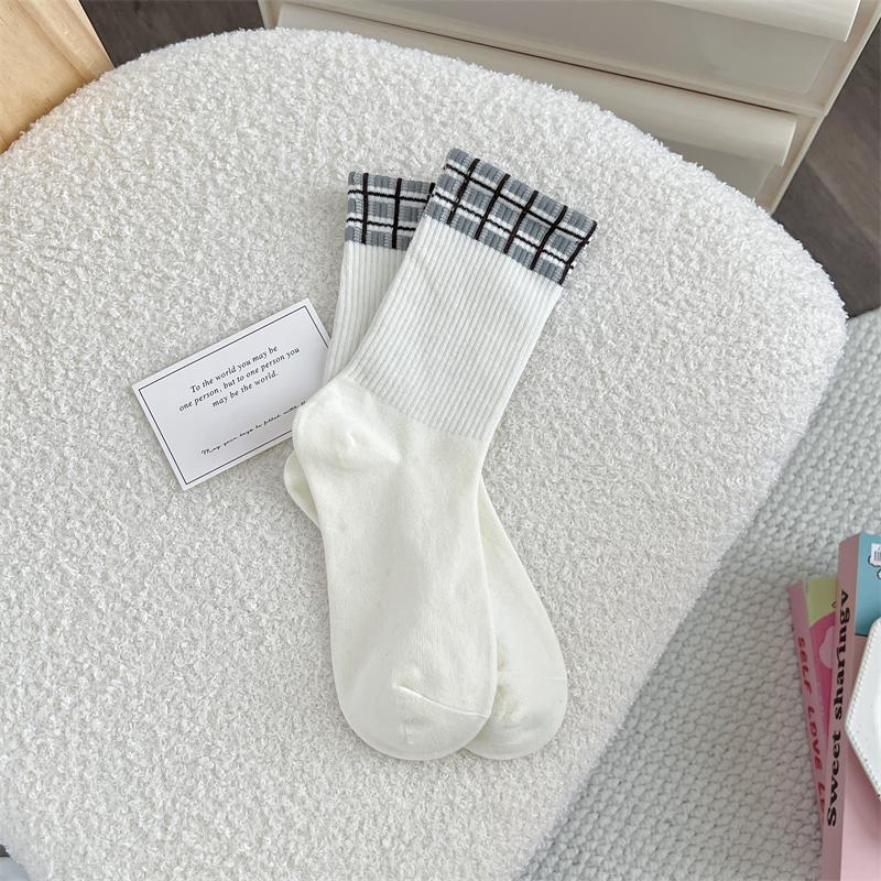 Female Spring and Autumn Sweet Cute Spot Striped Cartoon Dog In The Tube Pile Pile Cotton Socks