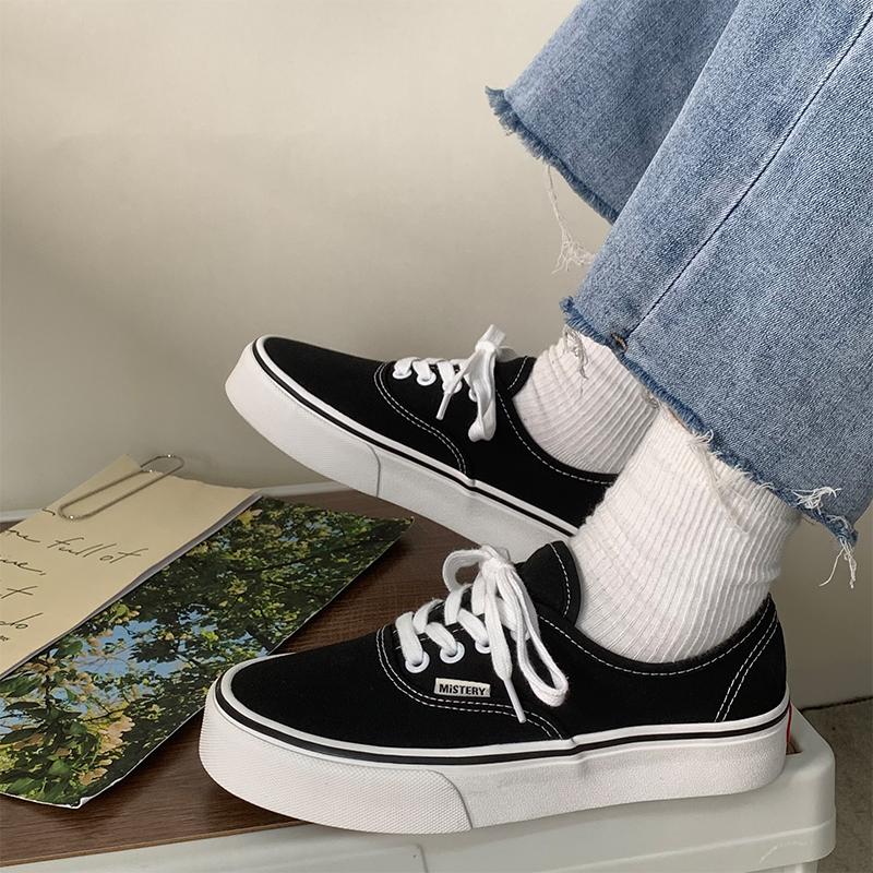 Fashion Women Sneakers 2025 New Spring Autumn Brand Luxury Vulcanize Shoes Casual Footwear Zapatillas Mujer Light Flat Breathable Shoes