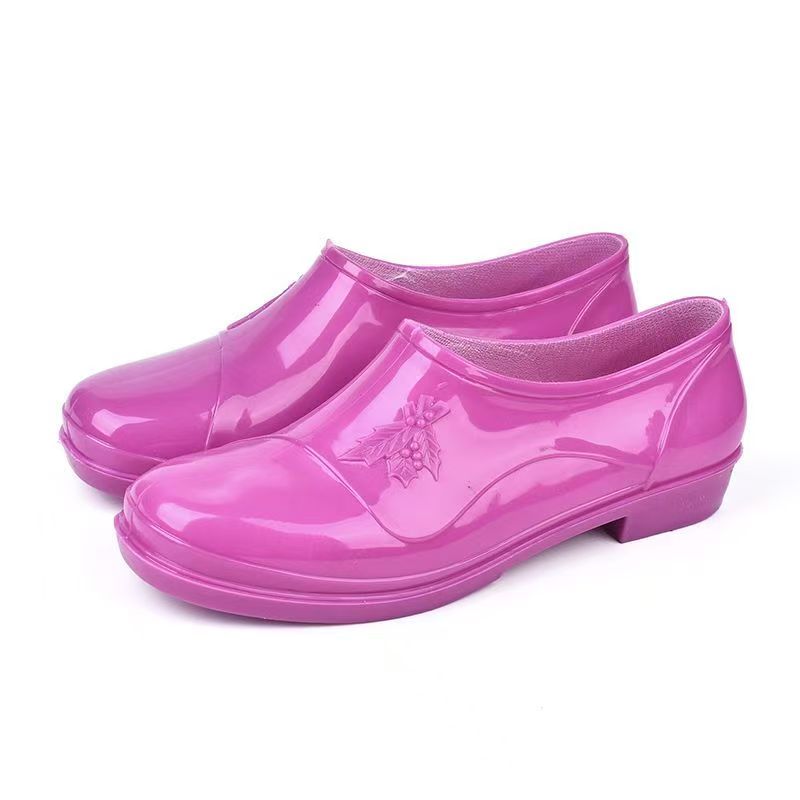 Woman's New Shallow Low Heel Rain Shoes Four Seasons New Soft Sole Non Slip Round Toe Slip On Waterproof Kitchen Work Shoes
