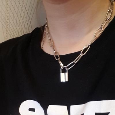 Personalized Retro Geometric Item Jewelry Sweater Chain Women, Simple Lock-shaped Versatile Temperament Necklace