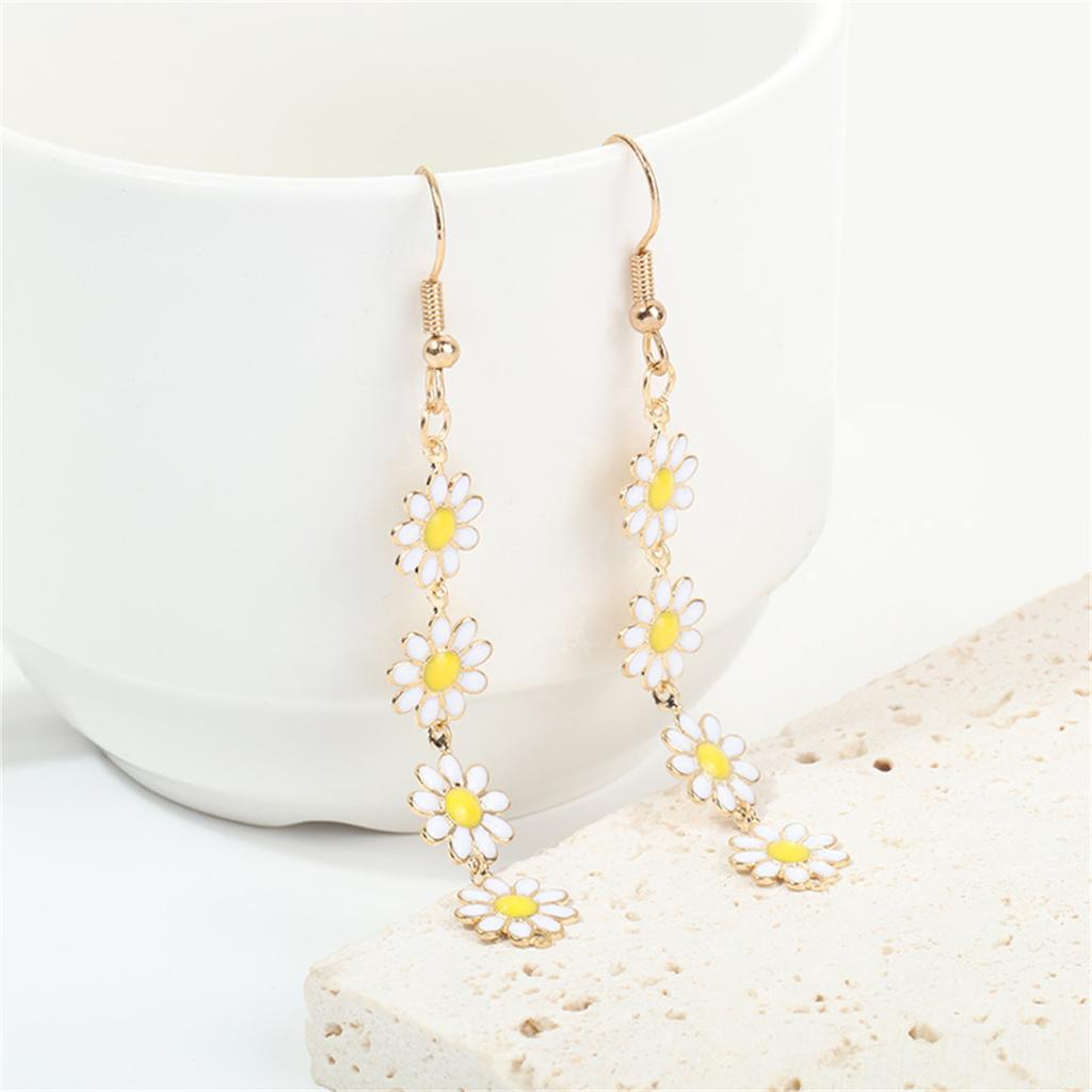 Korean Style Daisy Tulip Flowers Stud Earrings For Women Dropping Oil Pearl Crystal Earring for Women Girls Pretty Jewelry Gifts