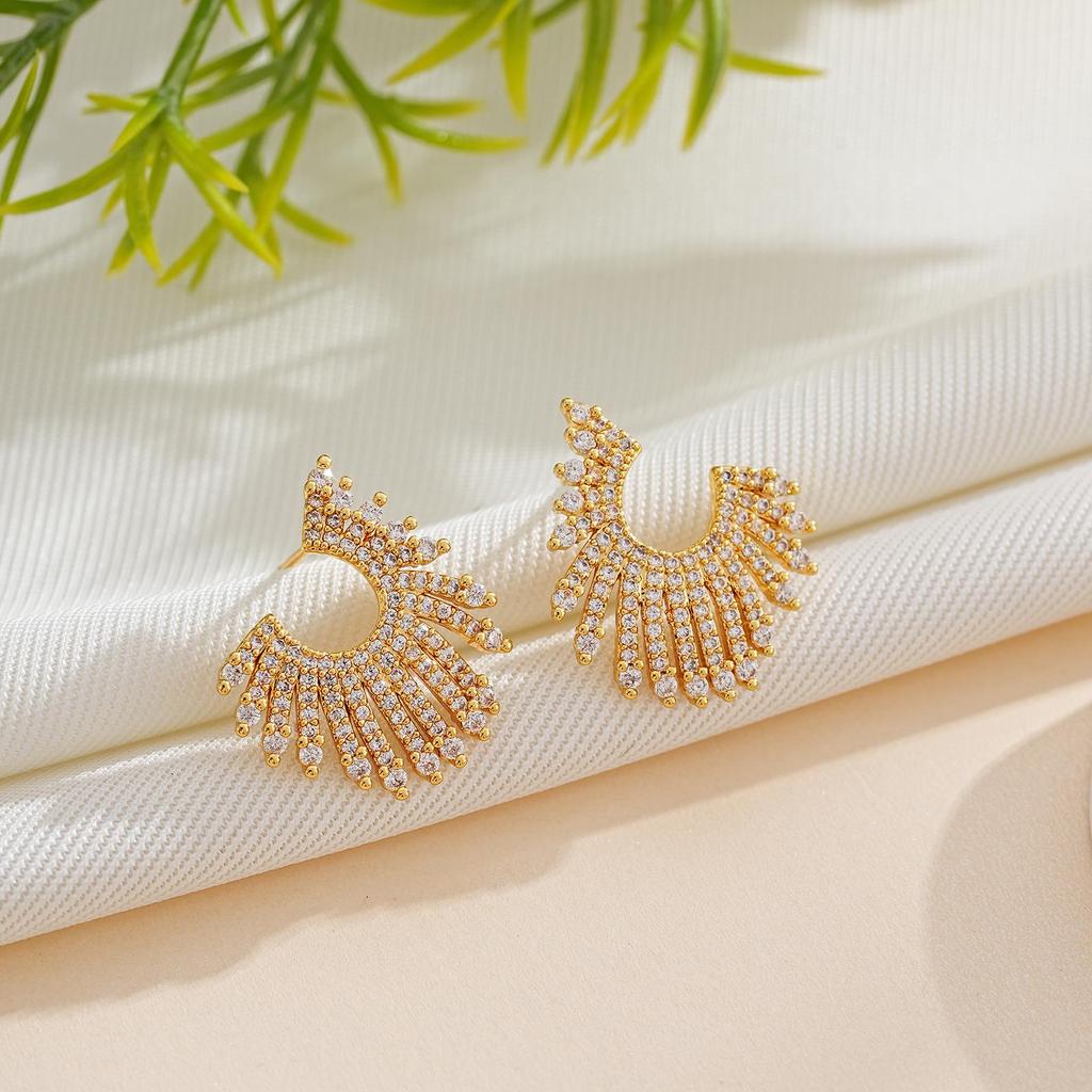 Elegant 18K Gold-Plated Zircon-Inlaid Moon Stud Earrings for Women - Exaggerated C-Shaped Firework Design