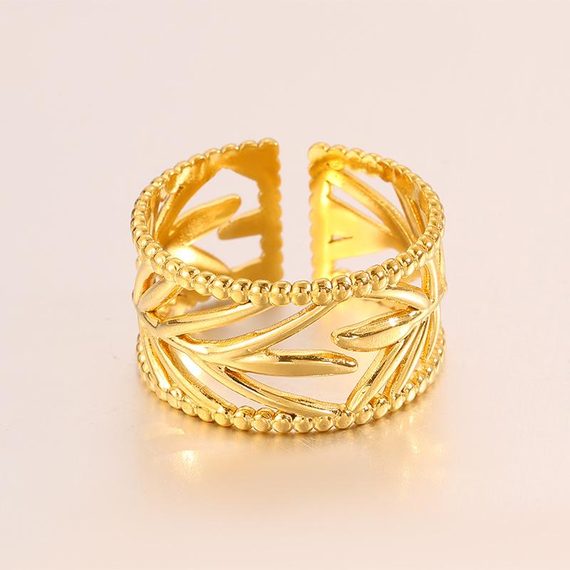 Popular Fashion Stainless Steel Heart-shaped Open Ring for Women, Light Luxury, Niche, High-end Style Finger Ring, 18K Gold Ring