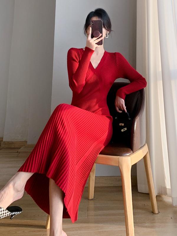 Red Knitted Slimming Dress for Women - New Year's Autumn/Winter Edition