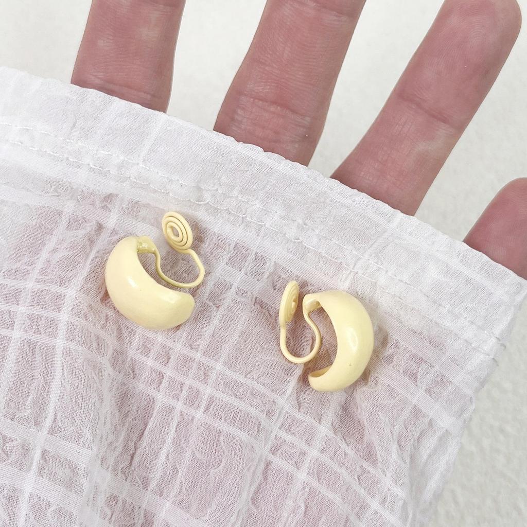 Vintage French Pearl No-Pierce Earrings: Elegant Luxury Clip-ons for Women