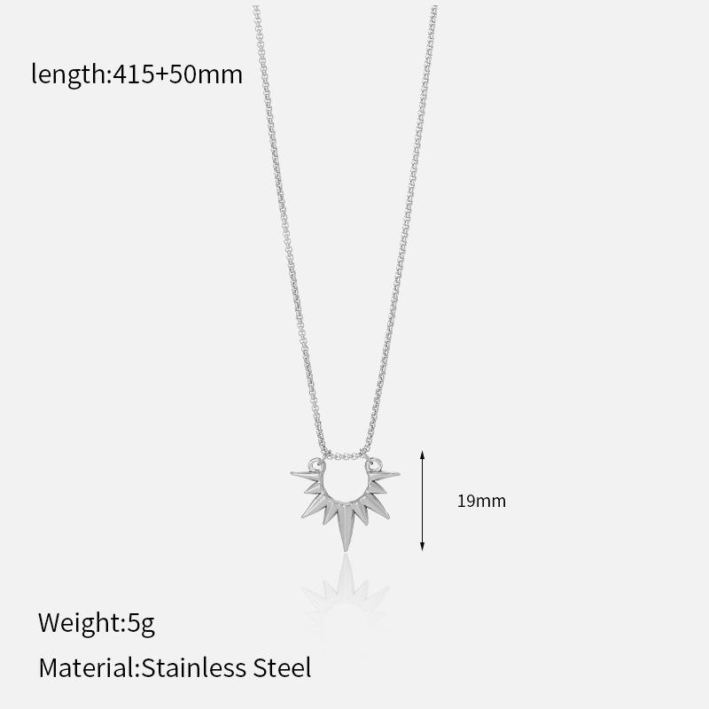 Minimalist Sun Pendant Gold Necklace Fashionable Layering Choker Jewelry Unique Luxury Design