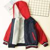 Modische rote Baseballjacke für Kinder mit warmem Fleecefutter